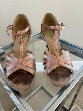 Very Fine Dancesport Sandal Metallic Rose T-Strap Women’s Sandals Suede Sole 7.5
